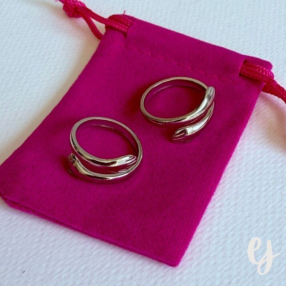 Hugging Hands Adjustable Ring Set – 2 Silver Tone Rings - Picture 5 of 7
